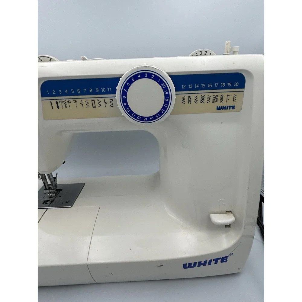 White Jeans Machine Sewing Machine With Foot Pedal Model 4042 Works W/ Manual
